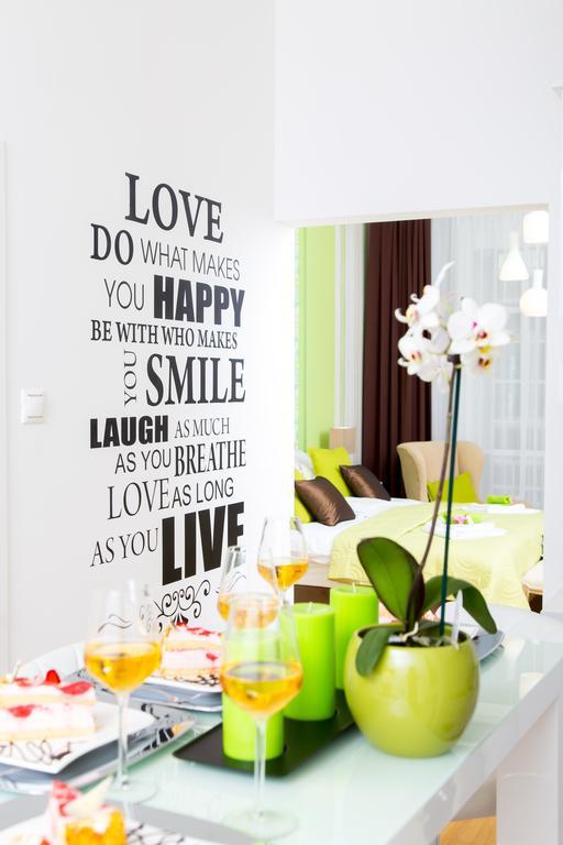 Makes You Happy Budapest Exterior photo